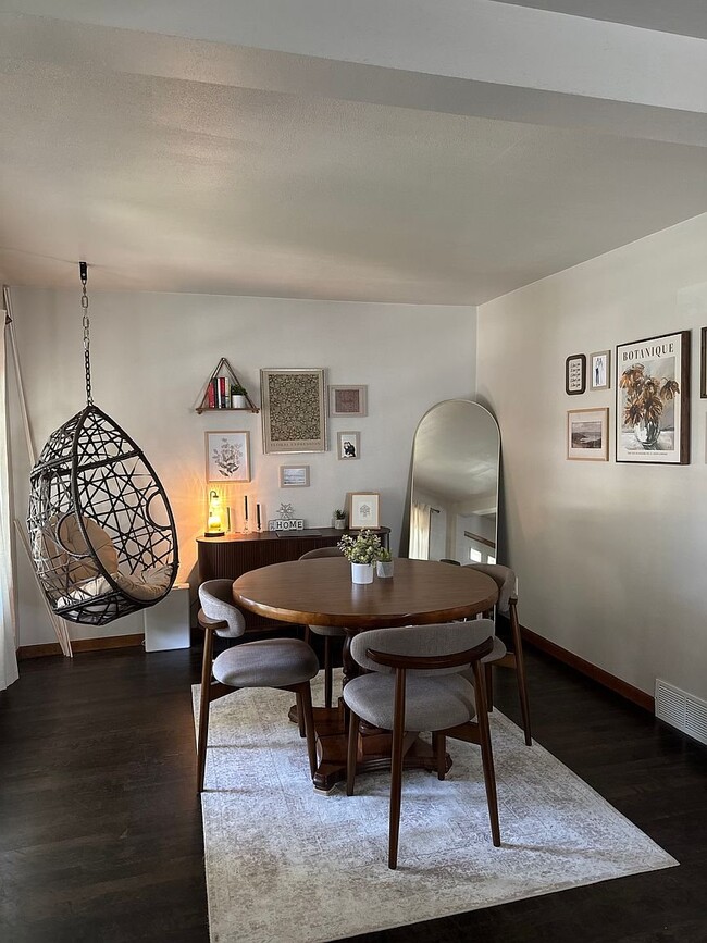 Photo - 300 N 60th St