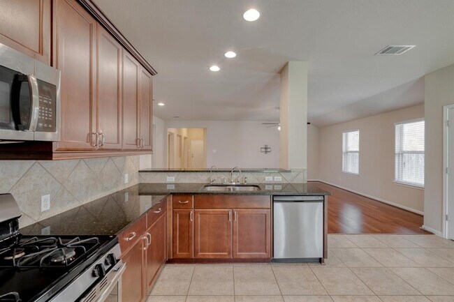 Photo - 7400 Longford Trail