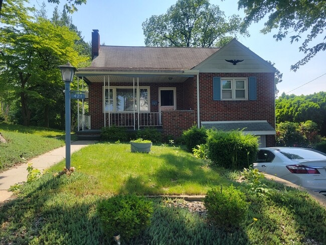 Photo - 421 Woodside Ave House