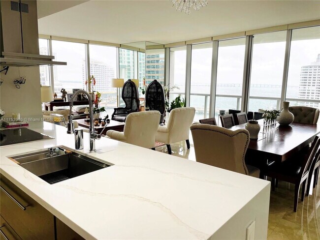 Photo - 495 Brickell Ave Unidad 1201