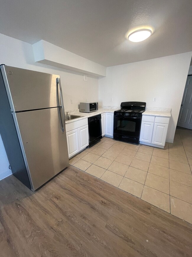 Photo - Great 2 bedroom Apartment with Garage! Unit 1