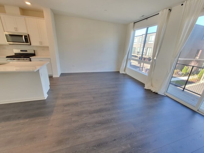 Photo - 1270 Lakepointe Dr