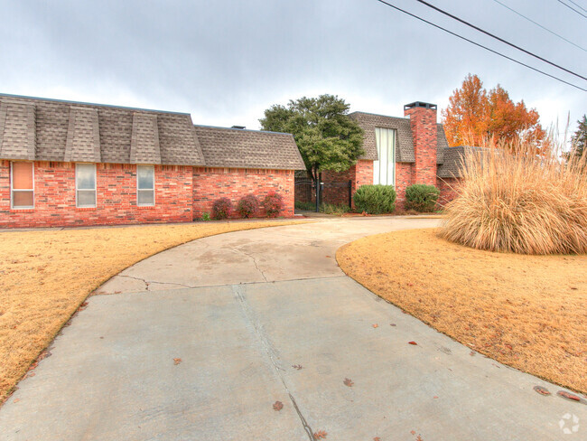 Building Photo - 2601 NW 50th St Rental