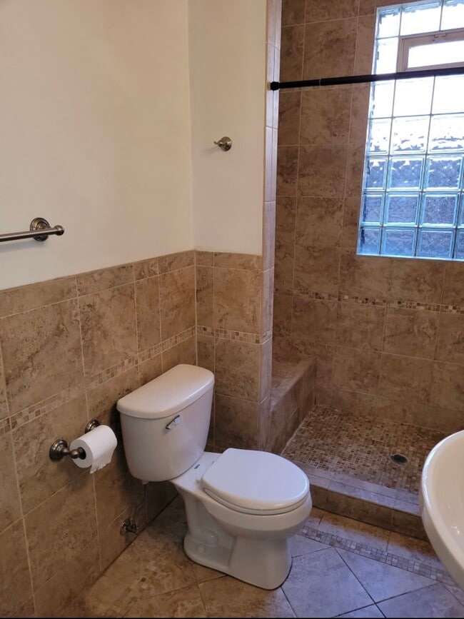 Photo - 2350 W Grand Ave Unit 3R