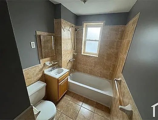 Photo - 220 Roseville Ave Unit 305-405