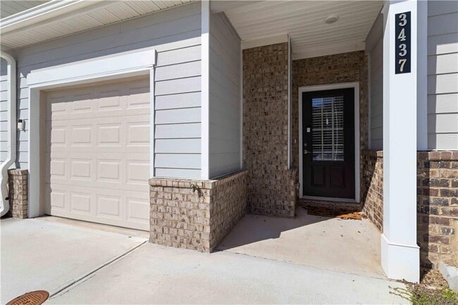 Photo - 3437 Sumersbe court