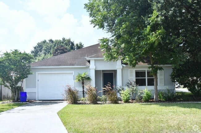 Building Photo - 3/2 House @ Palm Grove