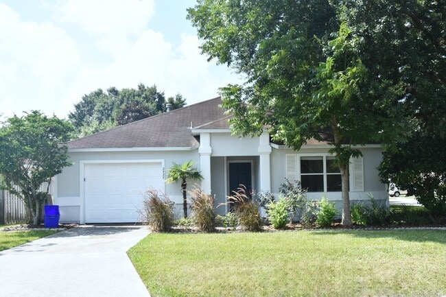 Building Photo - 3/2 House @ Palm Grove