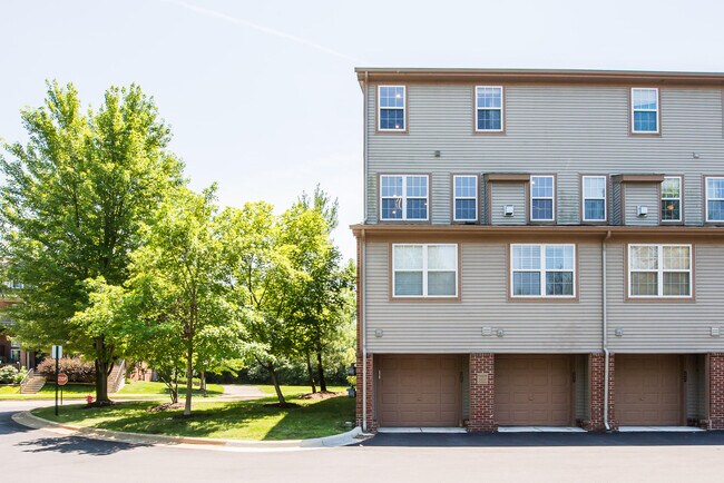 Photo - 2865 Barclay Wy