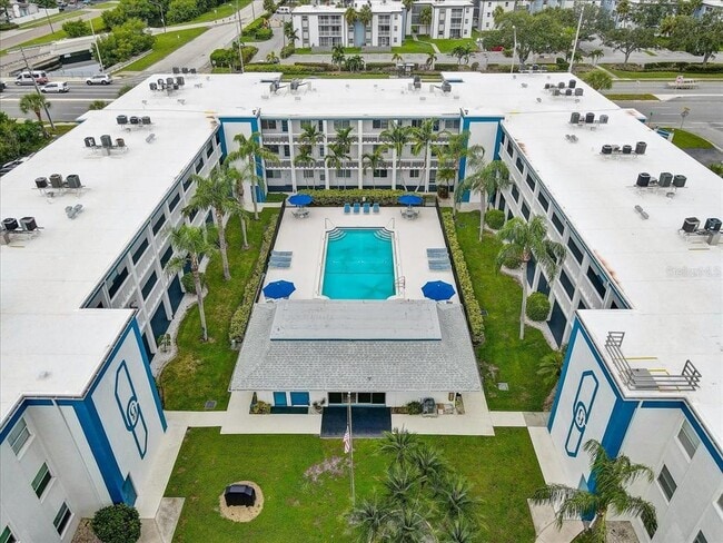 Building Photo - 350 79th Ave N Unit 204