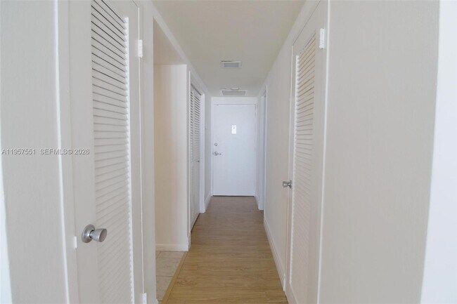 Photo - 1000 West Ave Unit 906