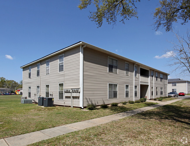 Claiborne Arms Apartments - Claiborne Arms Apartments