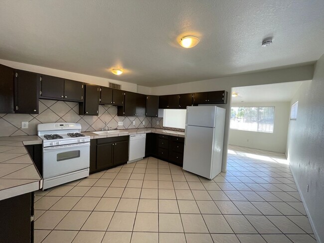 2621 S Lands End Rd