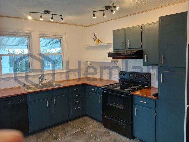 Photo - 701 E Columbia Ave