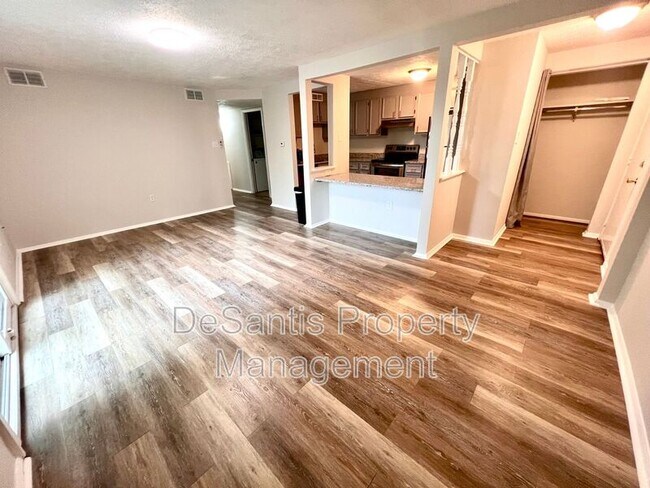 Photo - 6221 Patrick Henry Dr