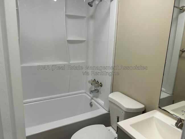 Photo - 1240 Ellis Rd