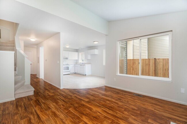 Photo - North Bothell 3 bdrm Townhome with private fenced yard