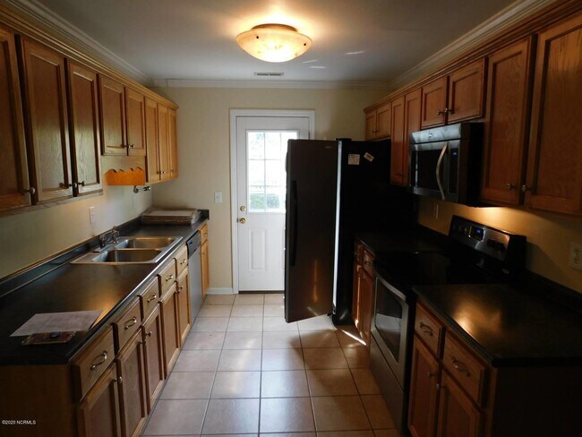 Photo - 106 Marie Ct