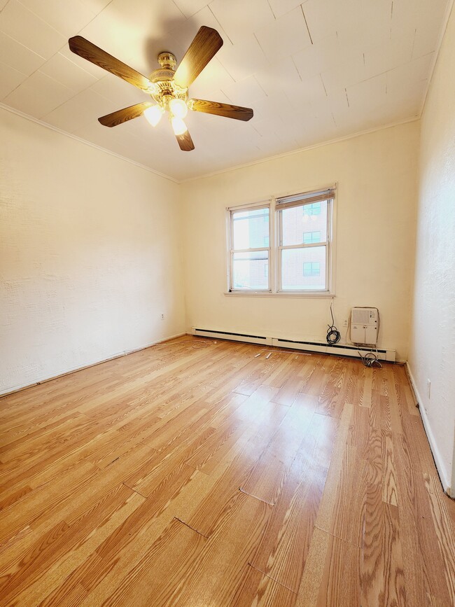 Unit 3R - 324 Avenue E Unit 3R