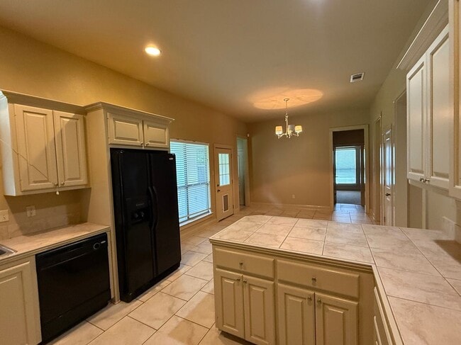 Photo - 9441 Boone Ave