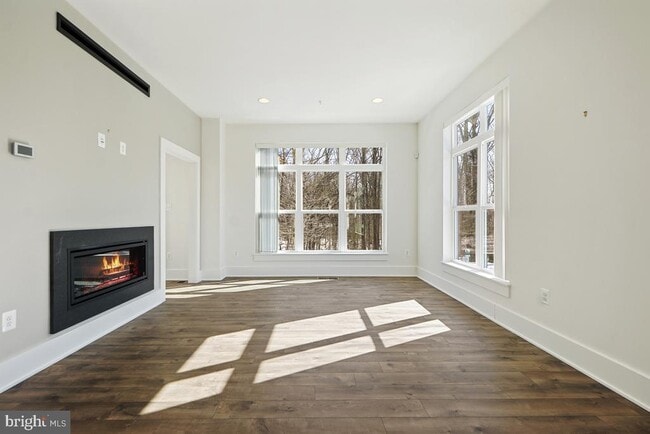 Photo - 11300 Emerald Park Rd