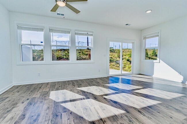 Photo - 1435 Darrowby Wy