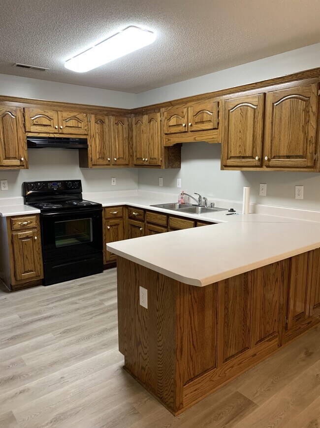 3216 Darlington Dr SW