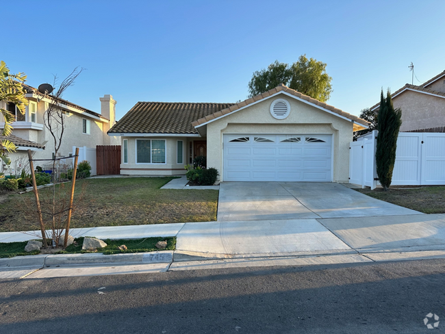 Building Photo - 745 La Cumbre St Rental