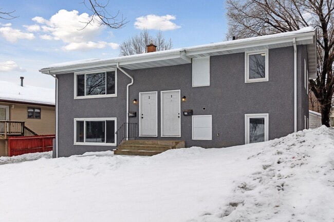 Photo - 439 Arlington Ave E