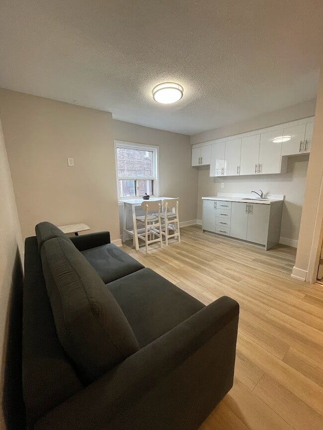 Photo - 1 bdrm plus a den! Unit 107