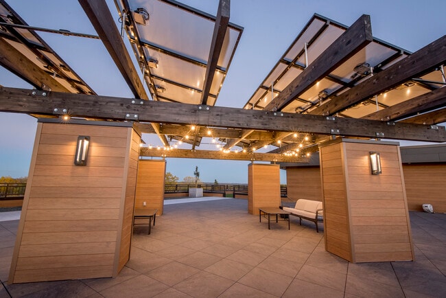 Relax under the Solar Pergola - Rooftop 252
