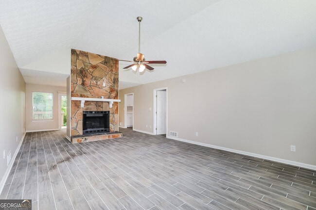 Photo - 3355 Luxembourg Cir