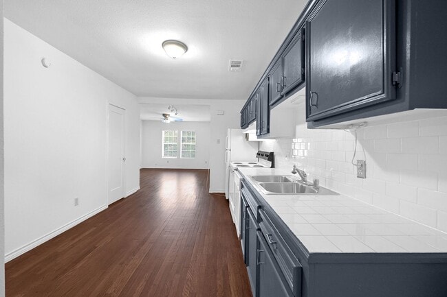 Photo - Perfect 2 Bed 1 Bath Home in Houston's Vibrant Hub! Unidad 4