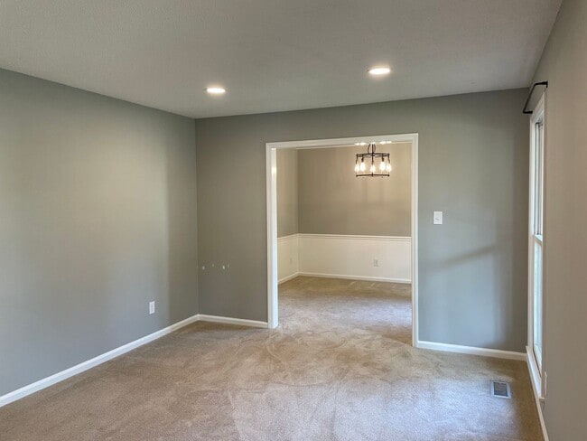 Photo - Four Bedroom Brick Home in Denver with finished basement and Seasonal Lake Views!