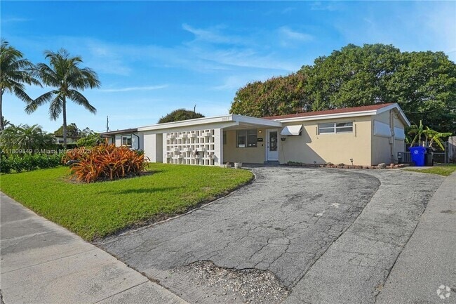 Building Photo - 2833 SW 5th St Rental
