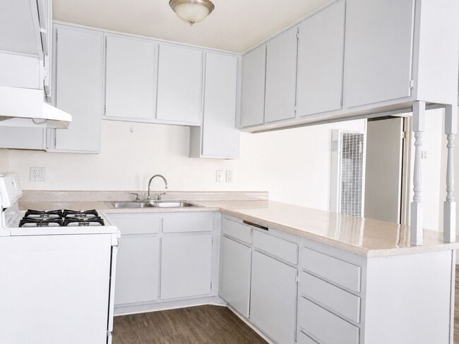 10210 Mountair Ave., Tujunga