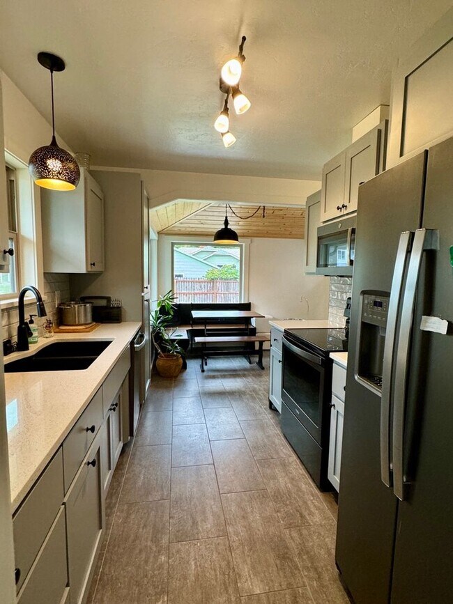 Beautiful Home Near Downtown CDA Furnished... House Rental in Coeur d