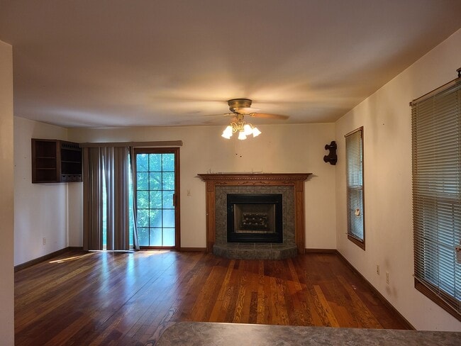 Photo - 2871 E 777th Rd