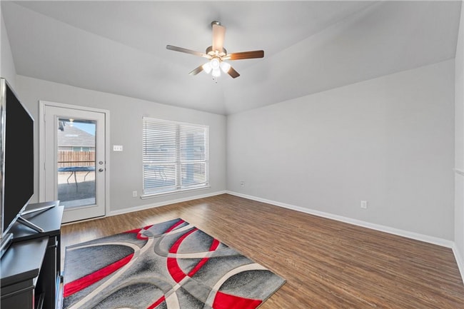 Photo - 3/2 Near Baylor