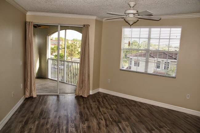 Building Photo - 5500 Bentgrass Dr Unit 303 Rental