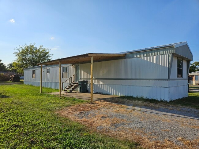 Building Photo - 607 Tater Peeler Rd
