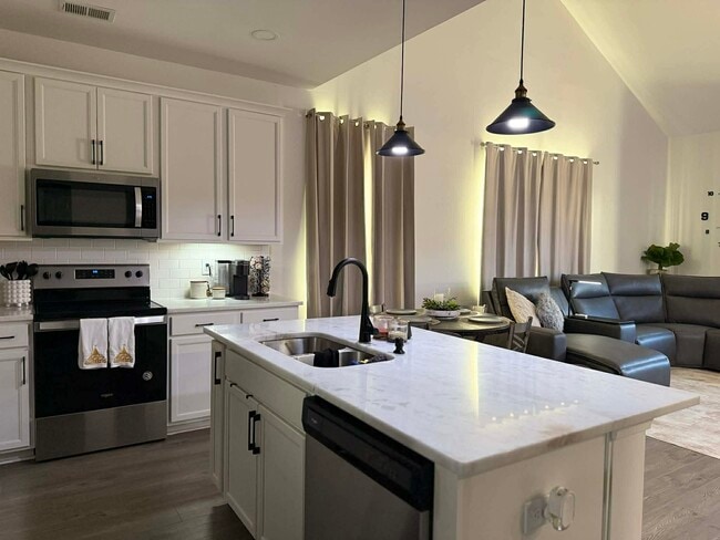 Photo - 199 Kirkland St