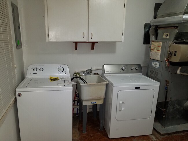 Photo - 18735 Hazelwood st