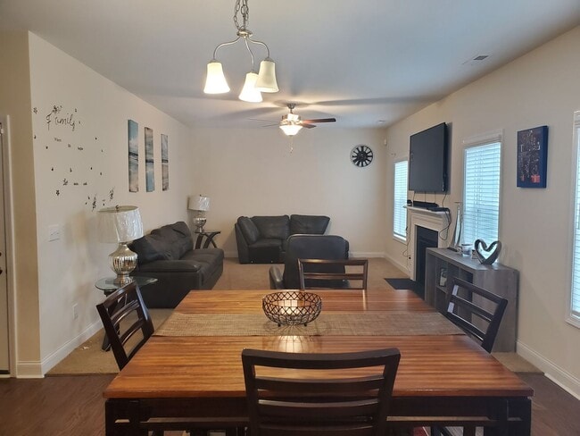Photo - 4 bd/ 2.5 ba located MINUTES from Fort Bragg! Quiet Neighborhood!