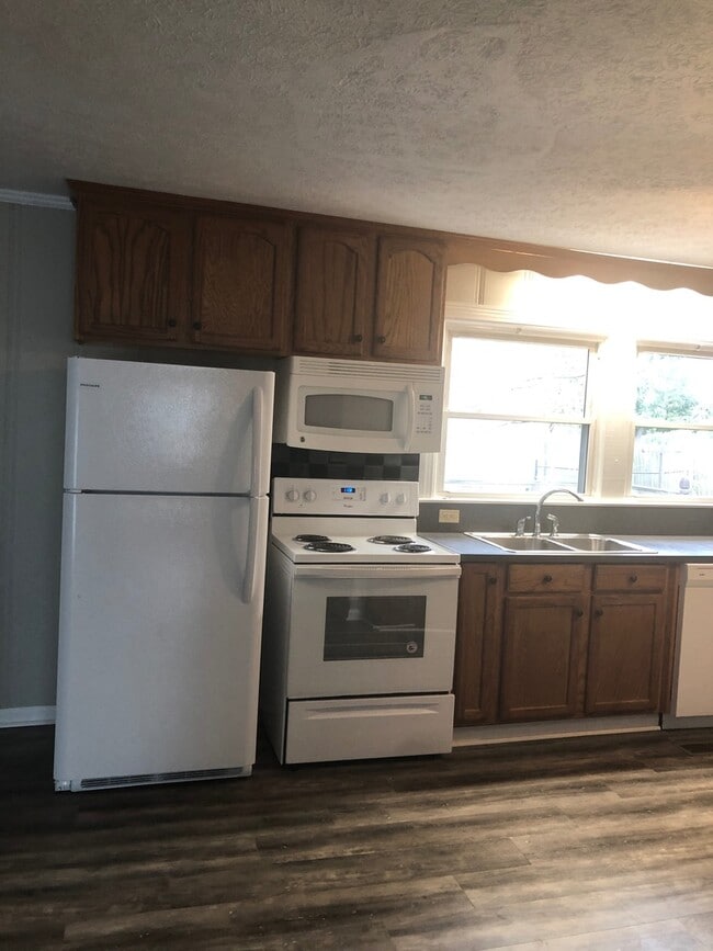 Photo - Great 3 bedroom in Potter Gray school district!