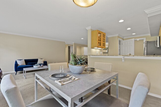 Yarrowood Highlands dining room
