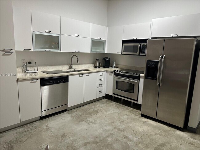 Photo - 234 NE 3rd St Unidad 204