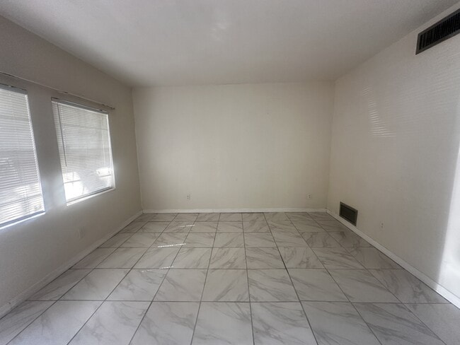 Photo - 1315 E Silver Springs Blvd