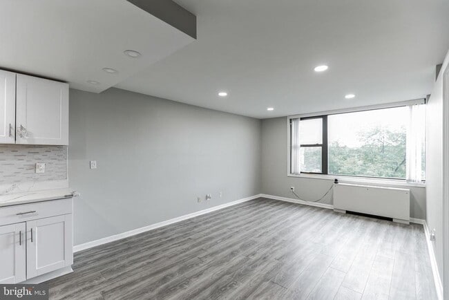 Photo - 4600 Duke St Unidad 718