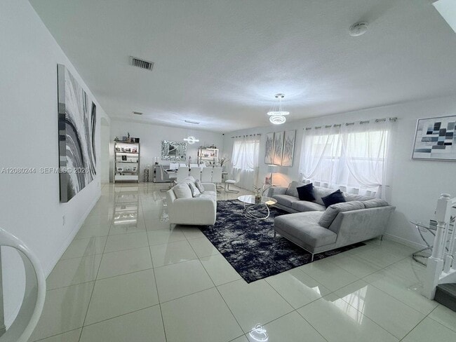 9907 NW 87th Terrace